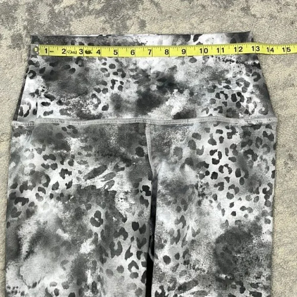Evolution and Creation The Mia Legging White Gray Snow Leopard Animal Sz M